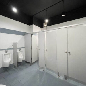 Nhà vệ sinh tại tòa nhà Việt Úc Tower