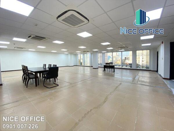 Diện tích trống cho thuê vuông vức dễ bố trí phòng ban hoặc để không gian mở