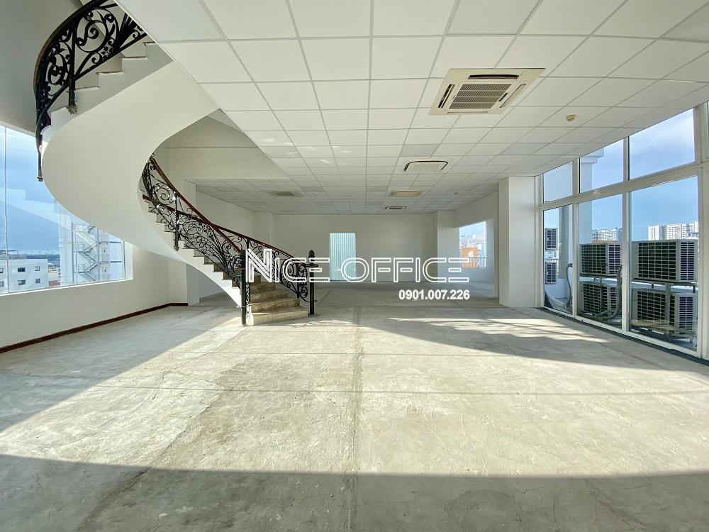 khong-gian-trong-cho-thue-tai-31-truong-son-voi-2-mat-view-thong-thoang