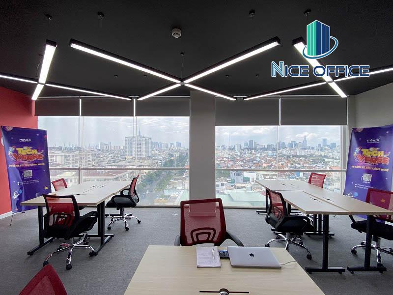 Khu vực chỗ ngồi chia sẽ tại văn phòng trọn gói Mindx Phú Nhuận