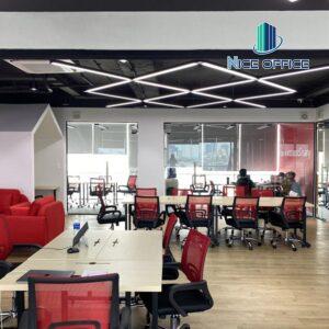 Khu vực chỗ ngồi cố định tại văn phòng trọn gói MindX Phan Xích Long