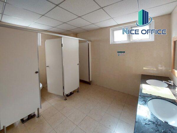 Nhà vệ sinh nữ luôn được dọn dẹp sạch sẽ