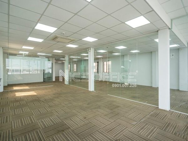 Mặt băng trống tại tòa nhà IMO Building