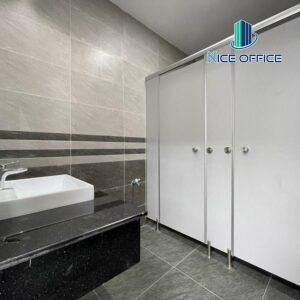 Nhà vệ sinh nữ tại tòa nhà TTD Building - Phạm Văn Bạch