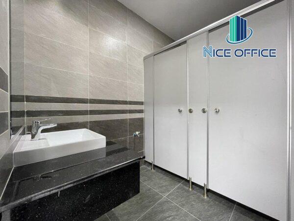 Nhà vệ sinh nữ tại tòa nhà TTD Building - Phạm Văn Bạch