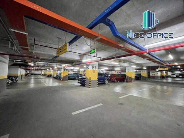 Hầm xe tại tòa nhà Orchard ParkView rộng rãi