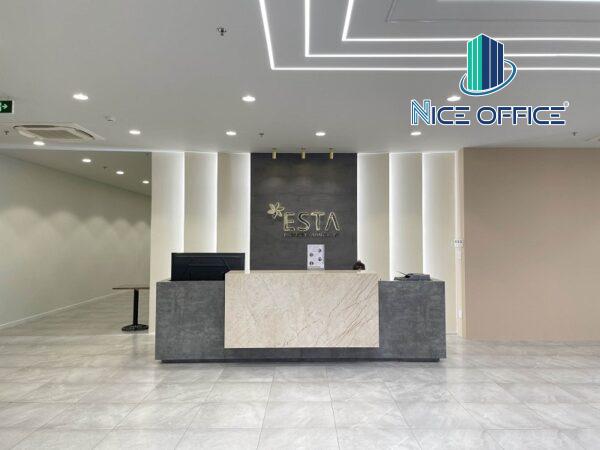 Lễ tân tại tòa nhà L'mak Orchard Parkview