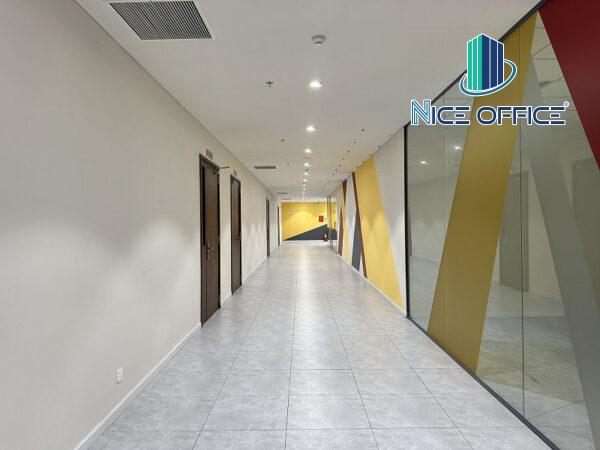 Lối đi chung tại mỗi tầng tòa nhà Orchard Parkview