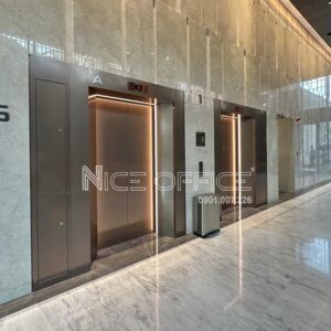 Thang máy dành riêng di chuyển xuống các tầng hầm tại The Nexus Tower