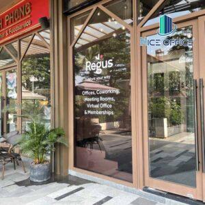 Cống chính vào Regus Thảo Điền