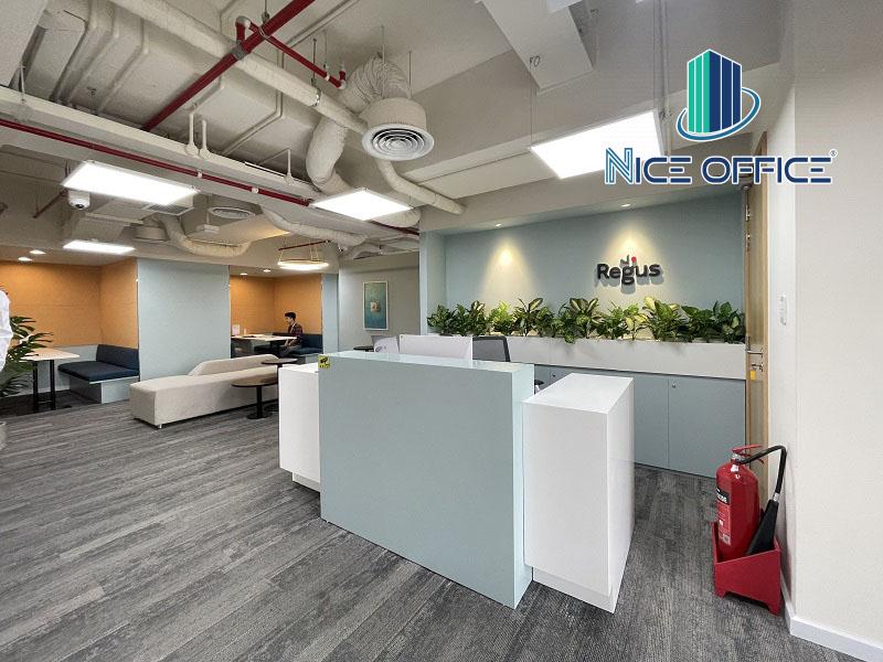 Khu vực sảnh chính đón khách tại văn phòng trọn gói Regus Thảo Điền