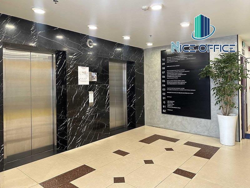 Hai thang máy di chuyển tại văn phòng trọn gói Circo Điện Biên Phủ