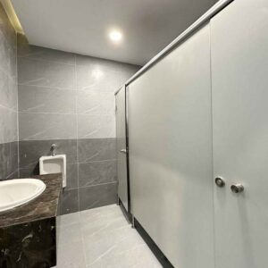Nhà vệ sinh tại mỗi tầng tòa nhà Halo Cô Bắc