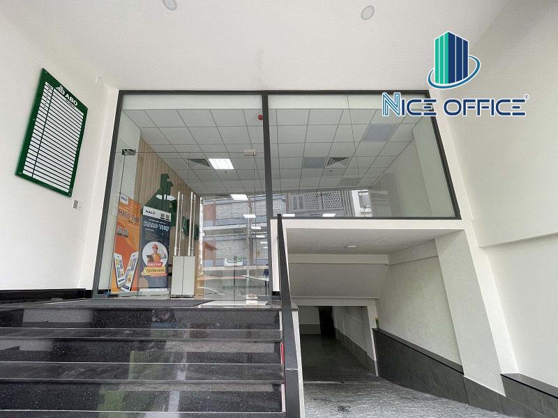Lối vào tòa nhà AB Office