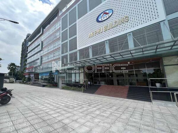 Khuôn viên phía trước tòa nhà An Phú Building