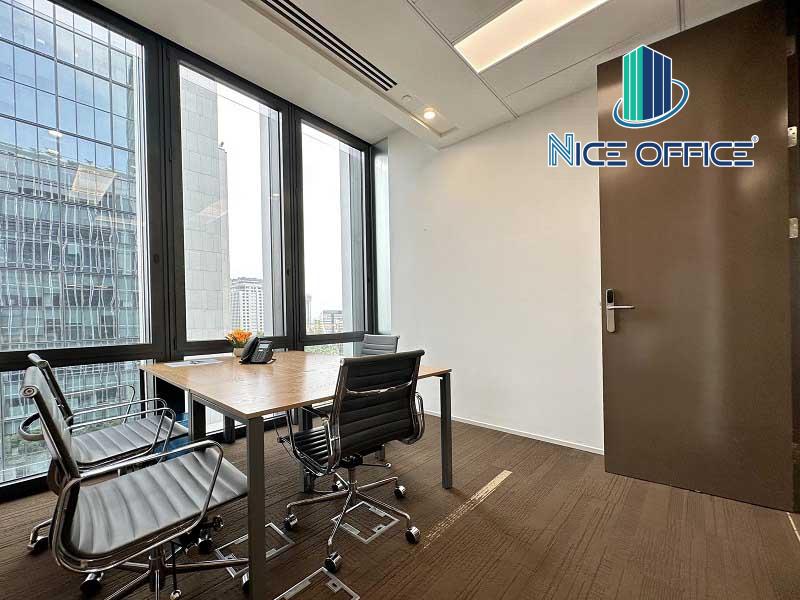 Phòng làm việc nhỏ với view thông thoáng tại Regus Deutsches Haus