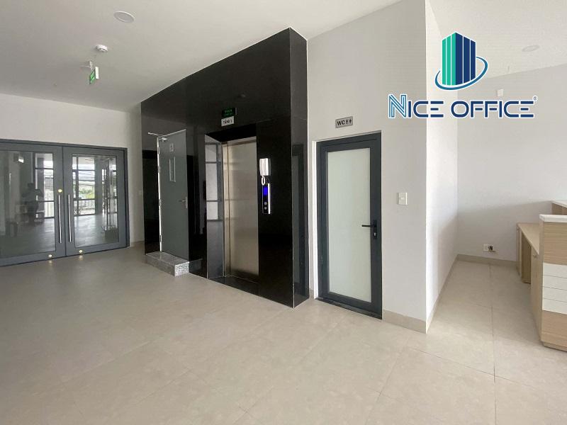 Thang máy tại tòa nhà Metro View Building