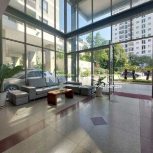 Khu vực chờ tại sảnh trệt tòa nhà Botanic Towers