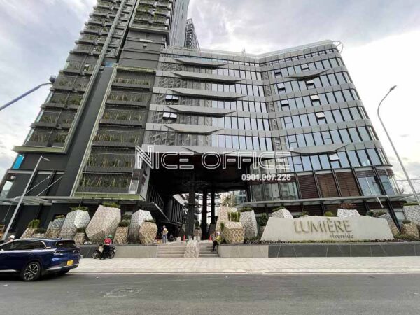 Mặt tiền tòa nhà Lumiere Riverside