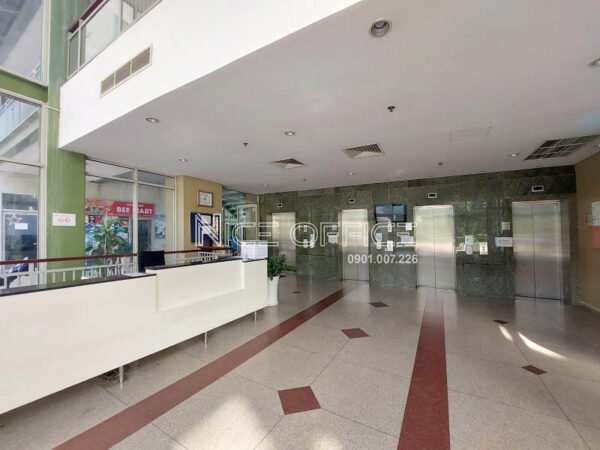 Sảnh trệt tại tòa nhà Botanic Towers