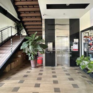 Thang máy tại tòa nhà Q Industries Building
