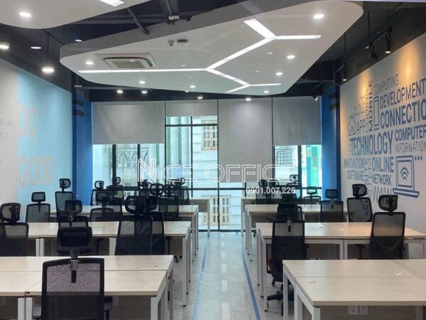 Văn phòng cho thuê tịa Gumi Building được trang bị đầy đủ bàn ghế