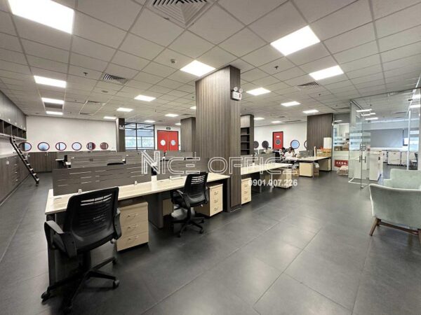 Văn phòng đã set up sẵn nội thất tại Q Industries Building