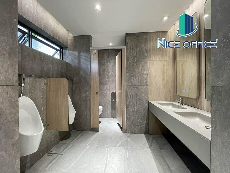 Nhà vệ sinh tại văn phòng trọn gói The Nexx