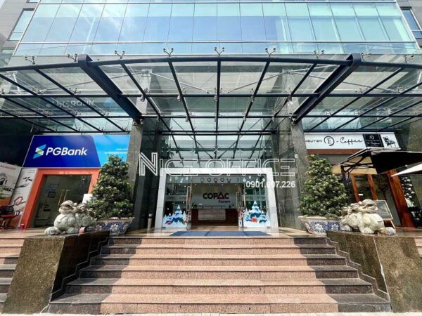 Cổng chính vào tòa nhà Copac Square quận 4