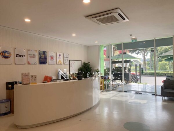 Lễ tân tại tòa nhà The Edu House quận 2
