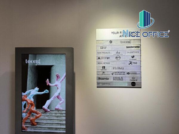 Bảng tên công ty tại Toong Phạm Ngọc Thạch