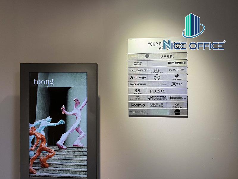 Bảng tên công ty tại Toong Phạm Ngọc Thạch