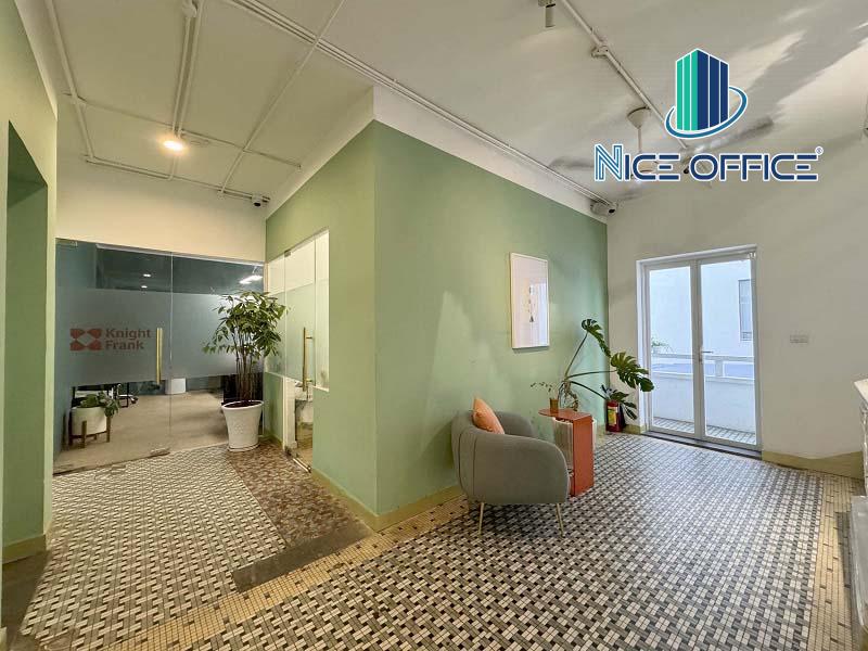 Hành lang chung tại mỗi tầng Toong Phạm Ngọc Thạch