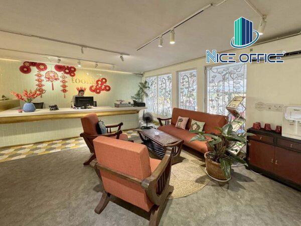Khu vực đón khách tại tòa nhà Toong Phạm Ngọc Thạch