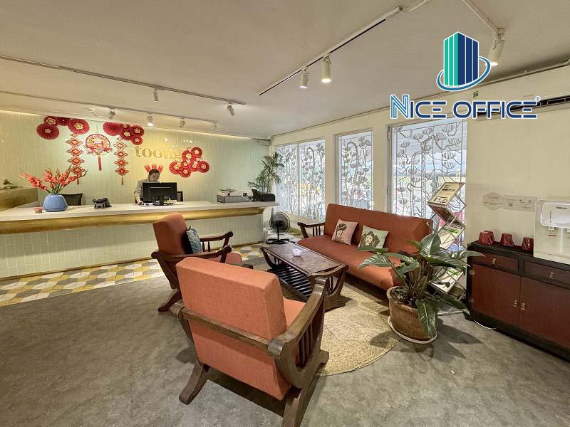 Khu vực đón khách tại tòa nhà Toong Phạm Ngọc Thạch