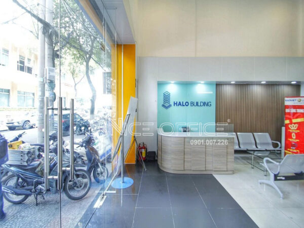 Lễ tân tại tòa nhà Halo Building Tôn Thất Đạm