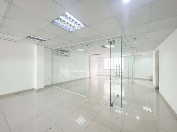 Mặt bằng trống tại tòa nhà Halo Tôn Thất Đạm