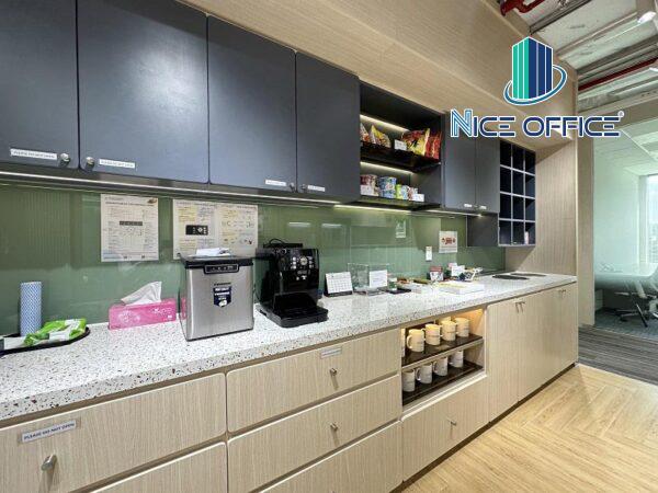 Pantry tại Cocoro có máy pha cà phê và những món điểm tâm nhẹ