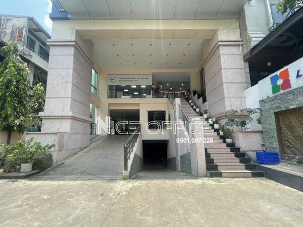 Mặt tiền tòa nhà Lạc Việt Building