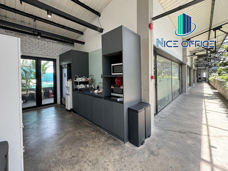 Pantry tại văn phòng trọn gói Toong 126 Minh Khai