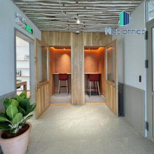 Khu vực phone booth tại văn phòng trọn gói Dreamplex Lê Hiến Mai