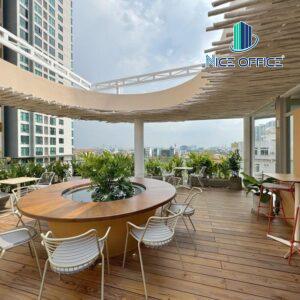 Khu vực relax sử dụng chung tại sân thượng Dreamplex Lê Hiến Mai