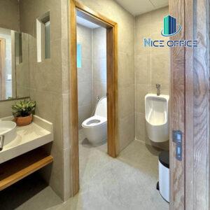 Nhà vệ sinh tại mỗi tầng