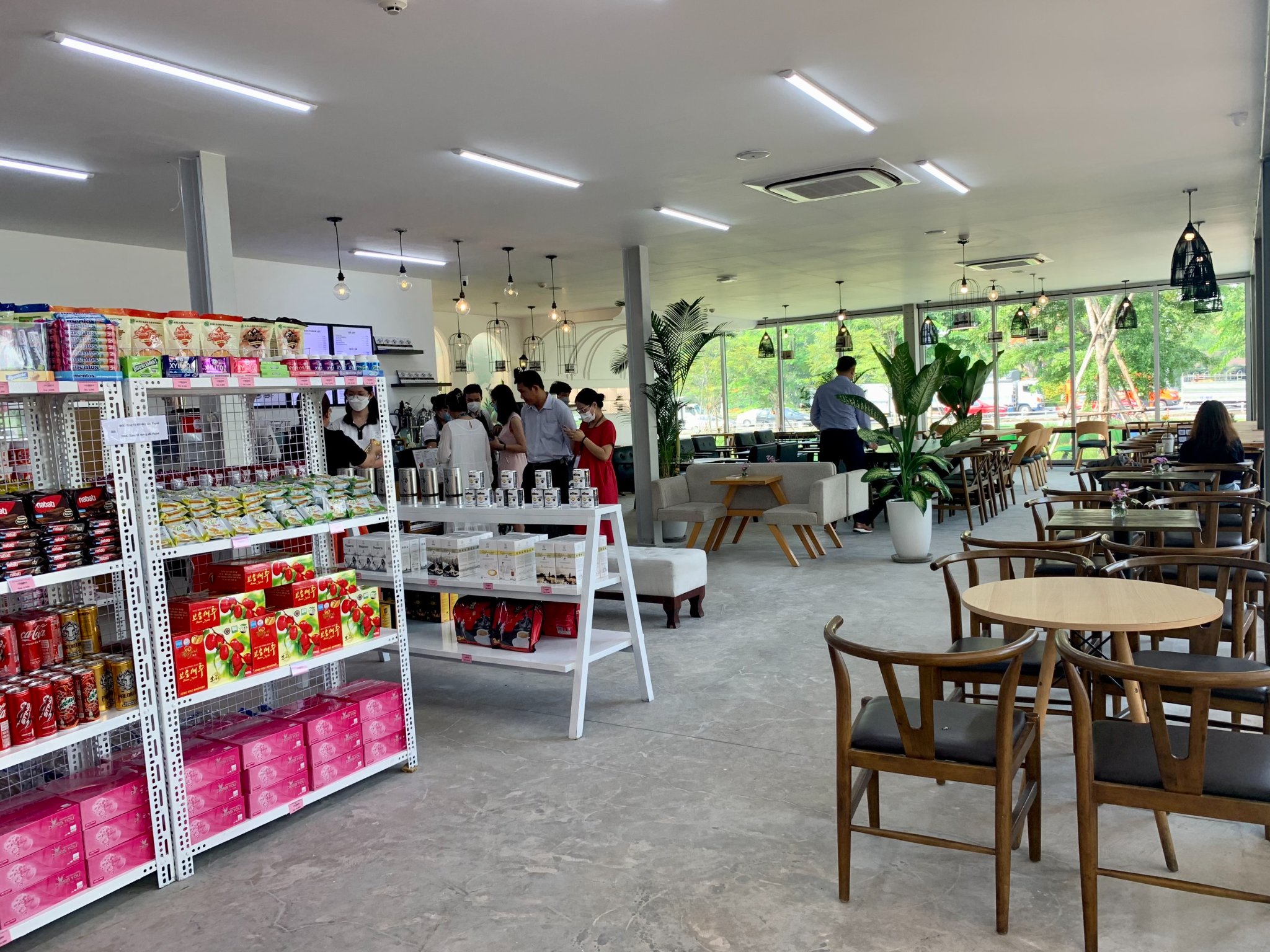 Tiện ích quán cà phê bên trong tổ hợp OneHub Saigon