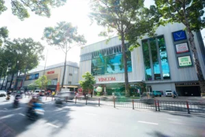 Mặt tiền phía trước Vincom Plaza Ba Tháng Hai quận 10