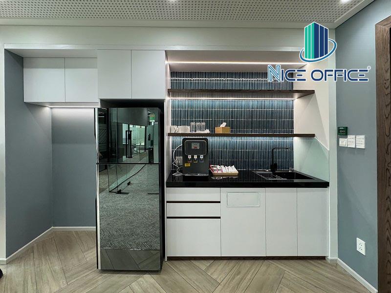 Khu vực pantry nhỏ tại văn phòng trọn gói Pearl 5 Center