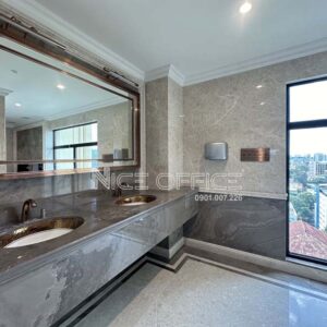 Nhà vệ sinh tại mỗi tầng