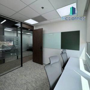 Tại văn phòng trọn gói Pearl 5 Center được trang bị nội thất cao cấp