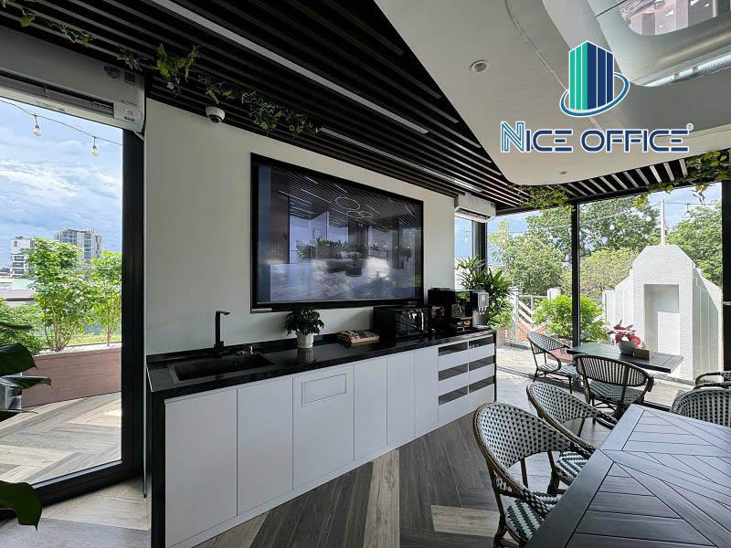 Pantry sử dụng chung tại văn phòng trọn gói Pearl 5 Center