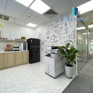 Khu vực pantry tại văn phòng trọn gói The Quarters Việt Nam